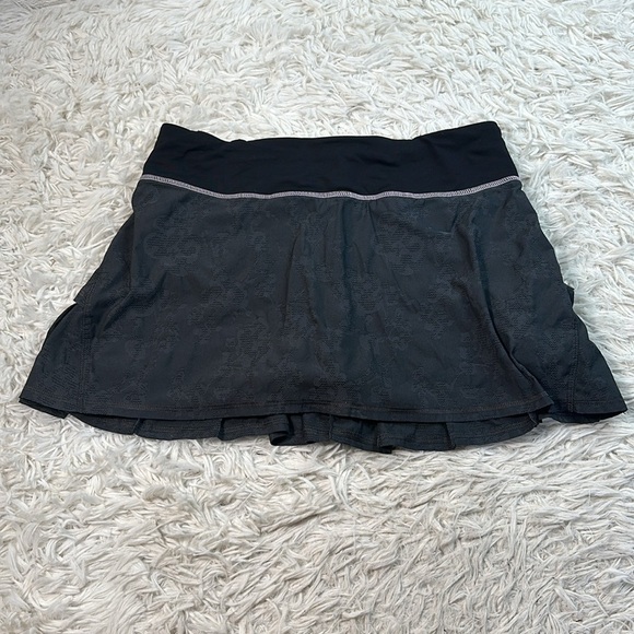 Lululemon Run: Pace Setter Skirt Black / Blush Quartz - Picture 1 of 8